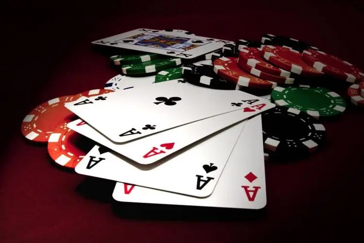 Mathematical probability concepts and house edge explanation for casino games